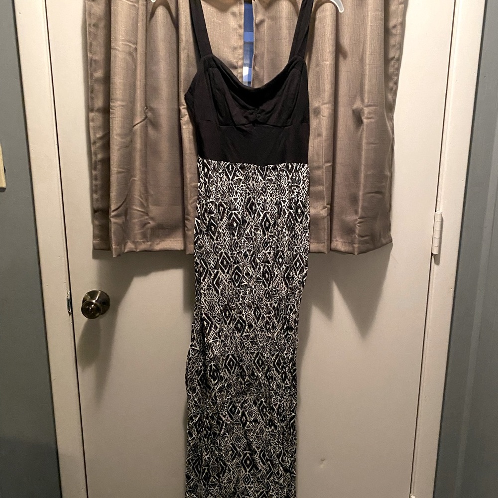 Maxi dress. Like new.